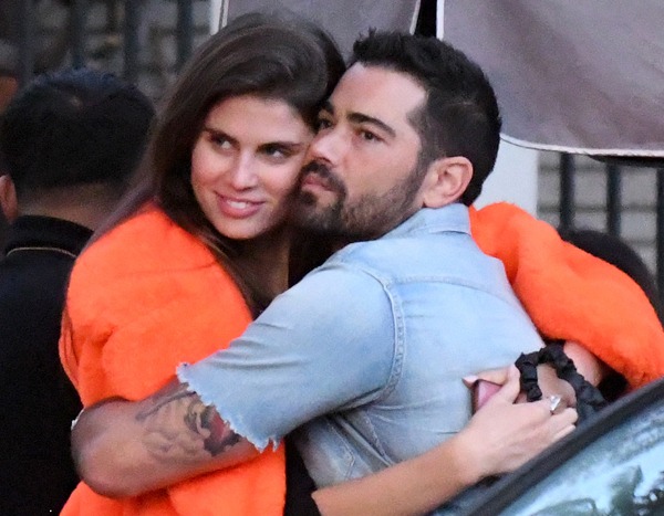 Jesse Metcalfe Spotted Getting Cozy With Two Women Before Cara Santana Split